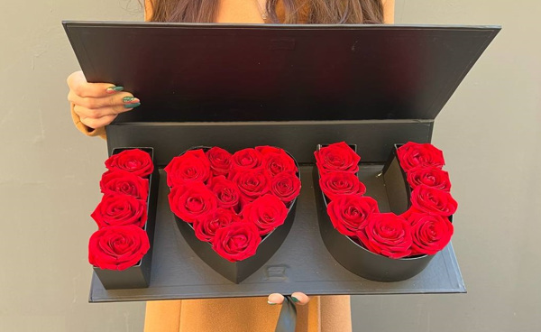 Qutuda güllər Roses are Red İ Love You №752